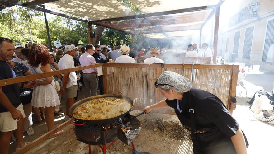 Sueca cocina la mejor paella del mundo