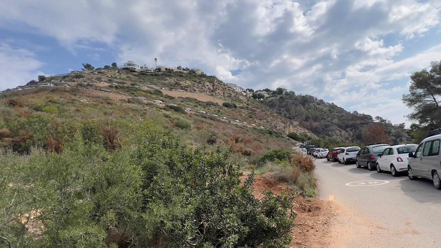 Primer lunes de otoño y la cala de la Granadella de Xàbia hasta arriba de coches