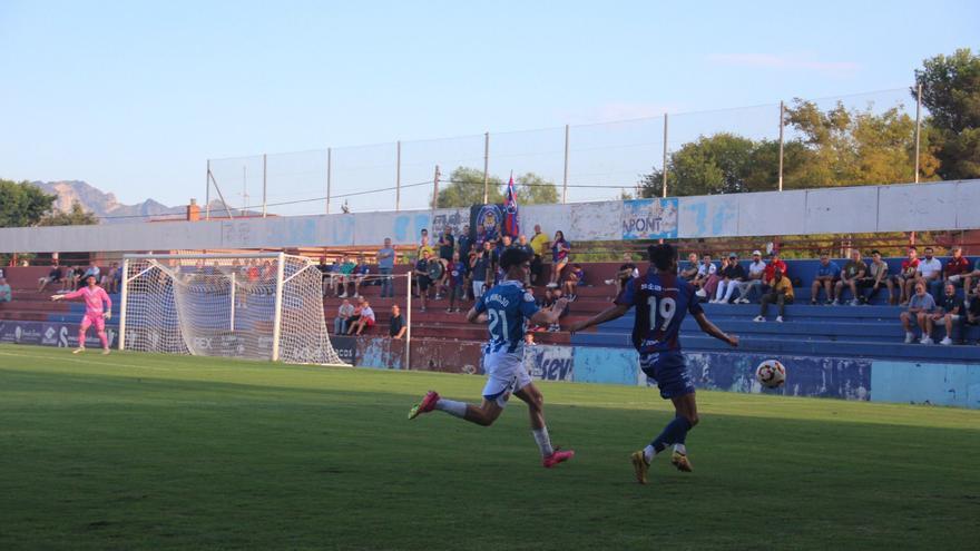 El gol tempranero de Carretero no evita la derrota de la UD Alzira ante el Espanyol B