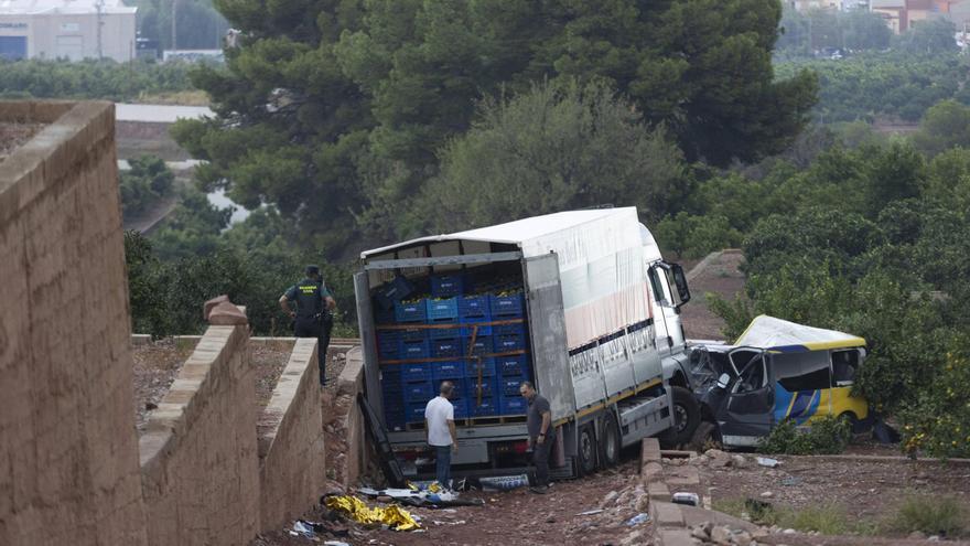 Arrollados por un camión al terminar su primer día de trabajo