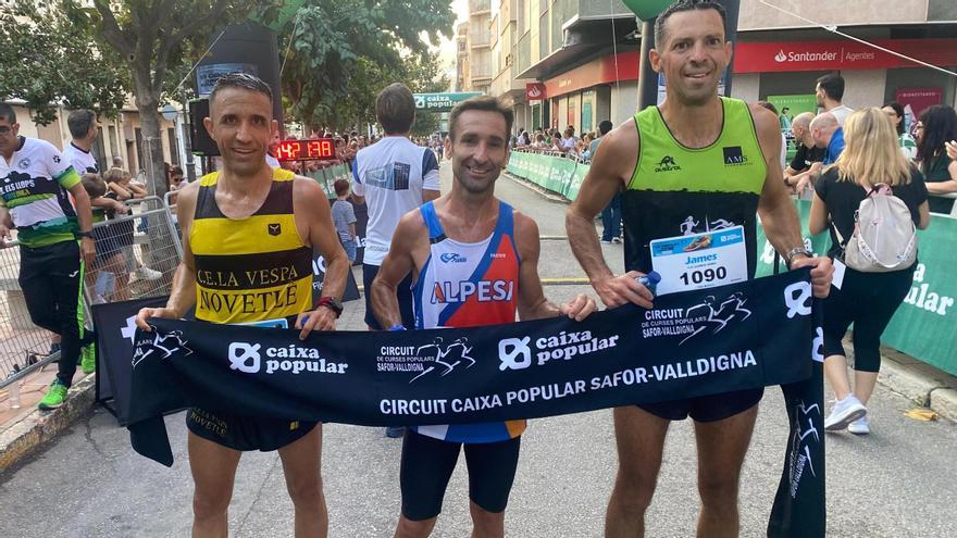 Isabel Ferrer y José Luis Almiñana &quot;Piti&quot; dominan en la XV Volta a Peu a Villalonga