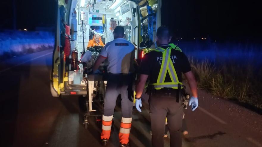 Un motorista de 19 anys, ferit d’extrema gravetat en eixir-se’n de la carretera de Benitatxell a Xàbia