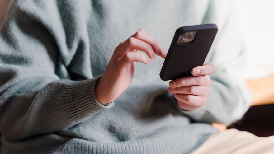 Activando esta función evitas que te roben 1.200 euros y la cuenta de WhatsApp