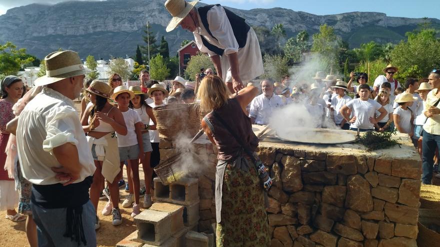 La fantástica &quot;Festa de l&#039;Escaldà&quot; en el instituto Sorts de la Mar de Dénia (imágenes)