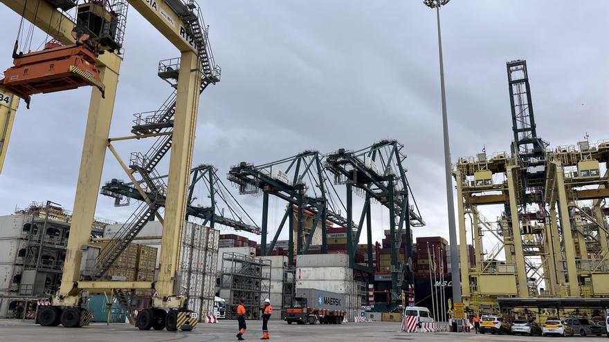 Exportaciones y mar Rojo disparan los tráficos del Puerto de València un 19%