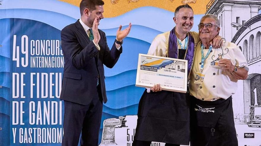 Los otros premios del restaurante que cocina la mejor paella del mundo