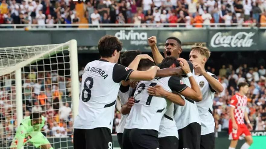 Mestalla resucita al Valencia (2-0)