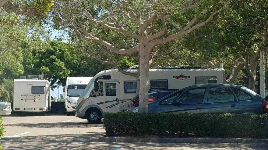 Las acampadas no autorizadas motivan una treintena de actuaciones policiales en Sagunt