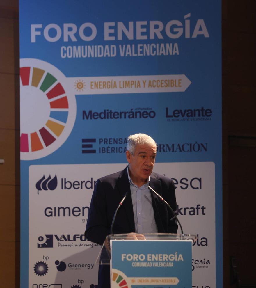 Cepeda: «Tenemos que mirar a lo que hacen nuestros países vecinos»