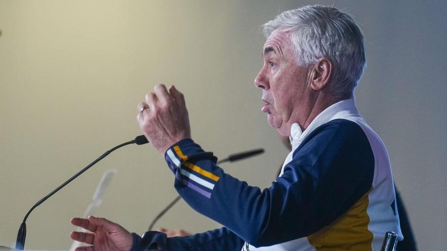 Ancelotti: &quot;Sentarme 300 veces en el banquillo del Real Madrid no es un milagro, pero casi&quot;