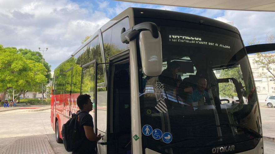 Gandia comienza a recuperar las líneas de autobús suspendidas durante años