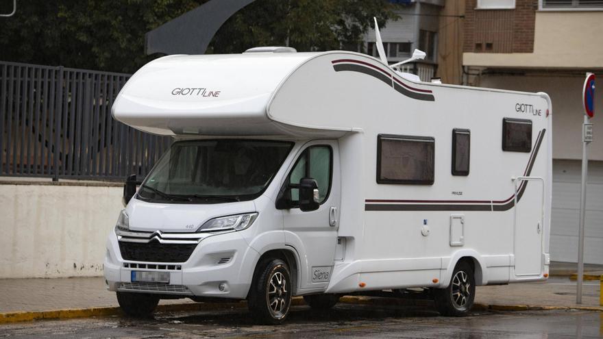 Una mujer de 84 años muere tras caer de una autocaravana en marcha a 90 Km/h en la A7
