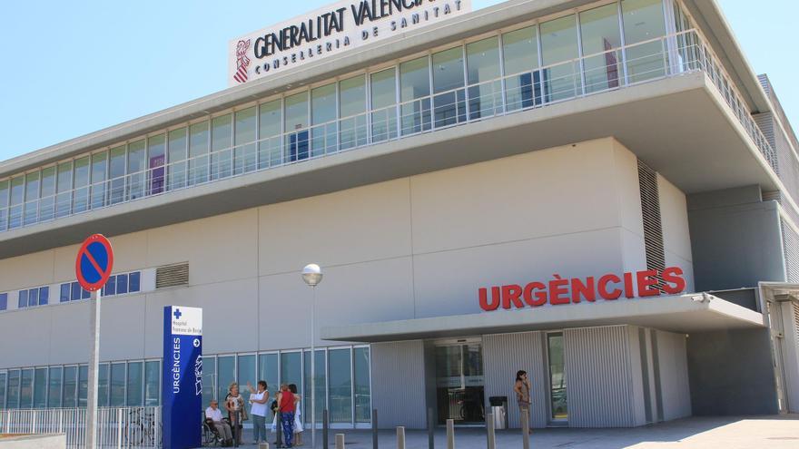 Un guardia civil fuera de servicio salva la vida a un anciano en Gandia