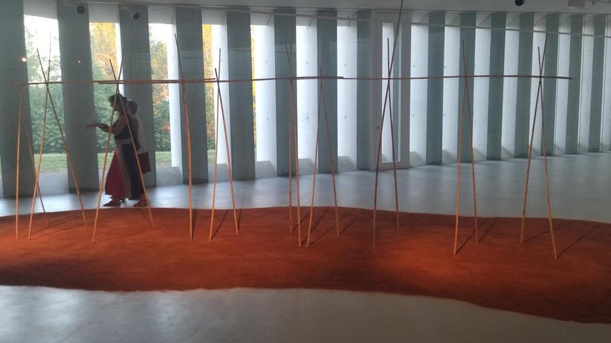 Arte que reflexiona sobre el paisaje de la Marina Alta: luz, tierra y mar y en el Auditorio de Teulada (imágenes)