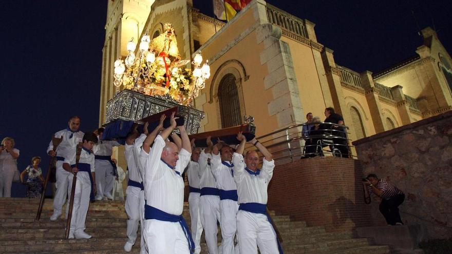 La «baixada» de la Mare de Déu, que adelanta su horario, abre este viernes las fiestas del Lluch