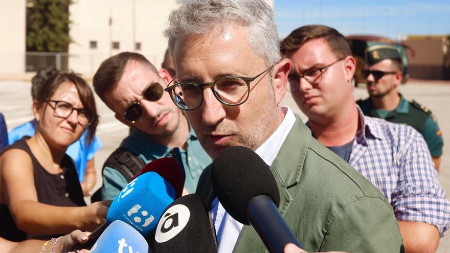 Arcadi España y Pîlar Bernabé visitan el puesto fronterizo del Puerto de València